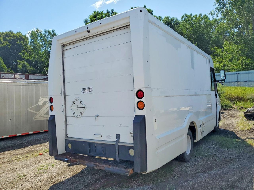 Isuzu NPR 2013 — Copart