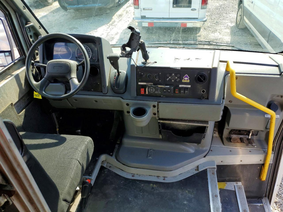 Isuzu NPR 2018 — Copart