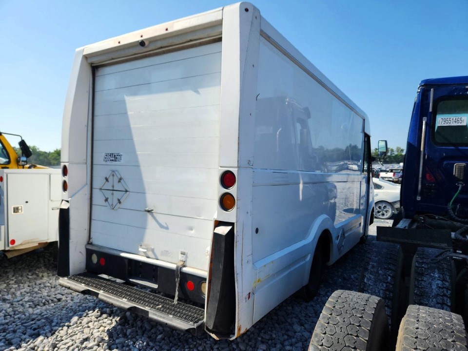 Isuzu NPR 2013 — Copart