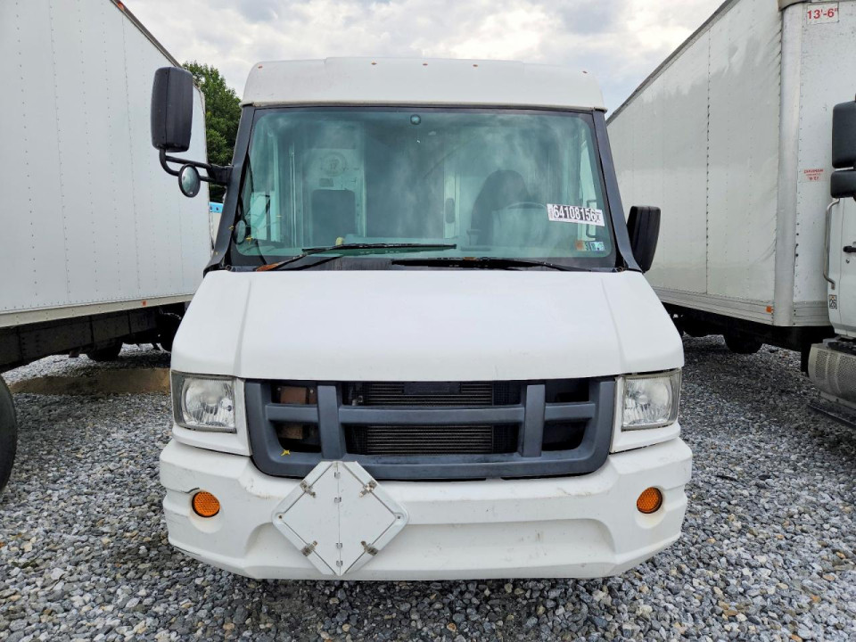 Isuzu NPR 2013 — Copart