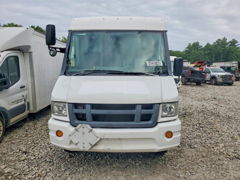 Isuzu NPR 2013 — Copart