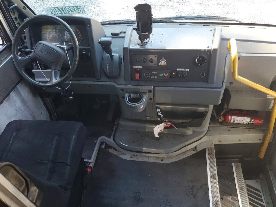 Isuzu NPR 2013 — Copart