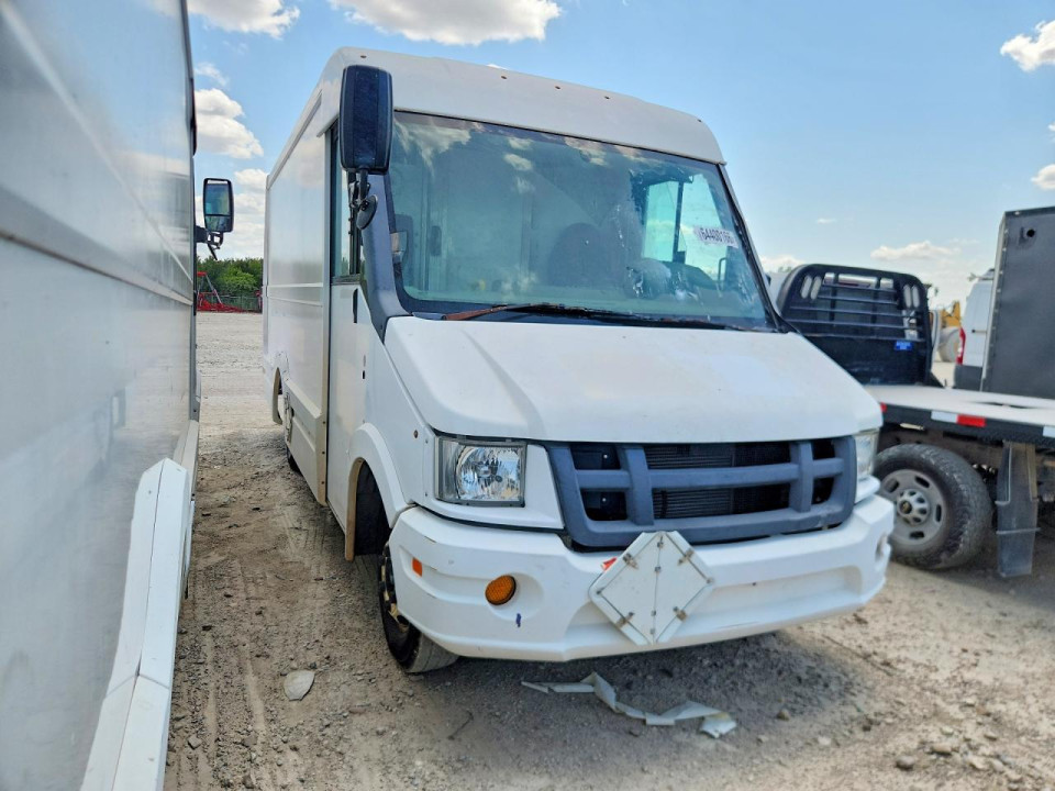 Isuzu NPR 2013 — Copart