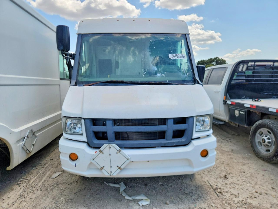 Isuzu NPR 2013 — Copart