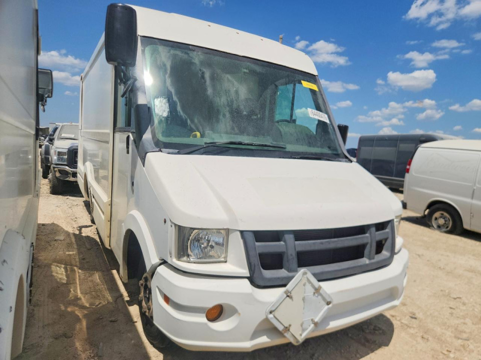 Isuzu NPR 2025 — Copart