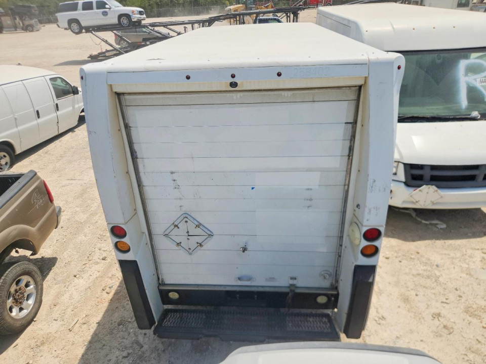 Isuzu NPR 2025 — Copart