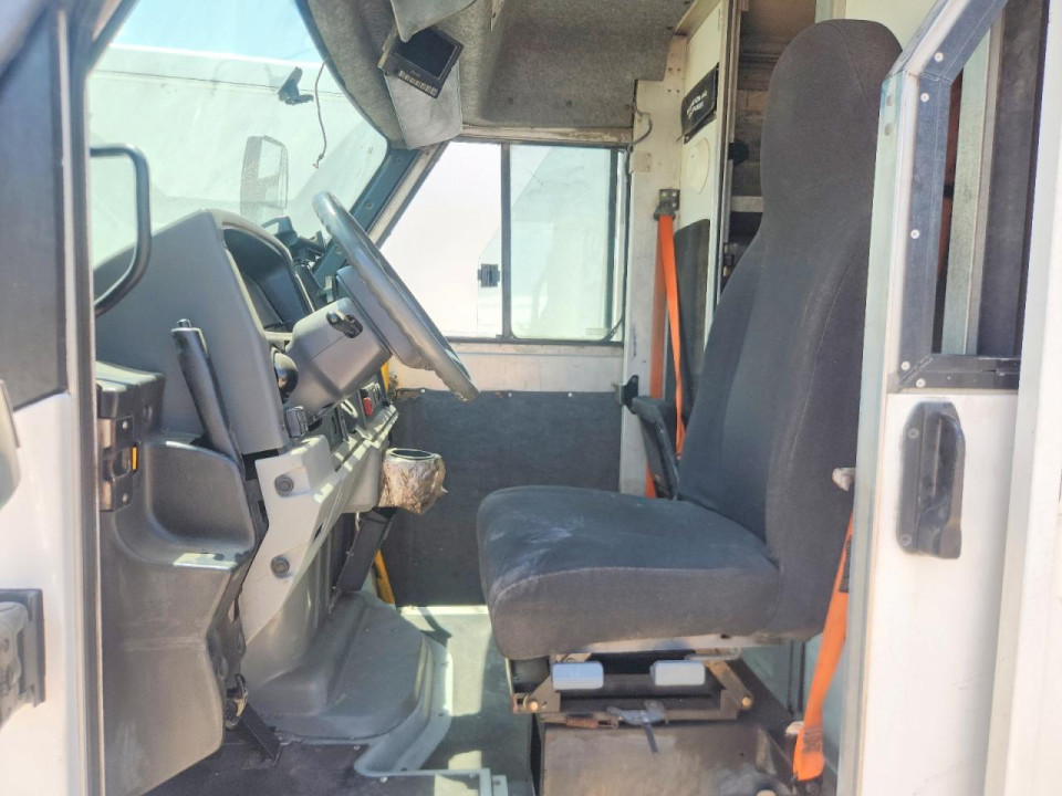 Isuzu NPR 2025 — Copart