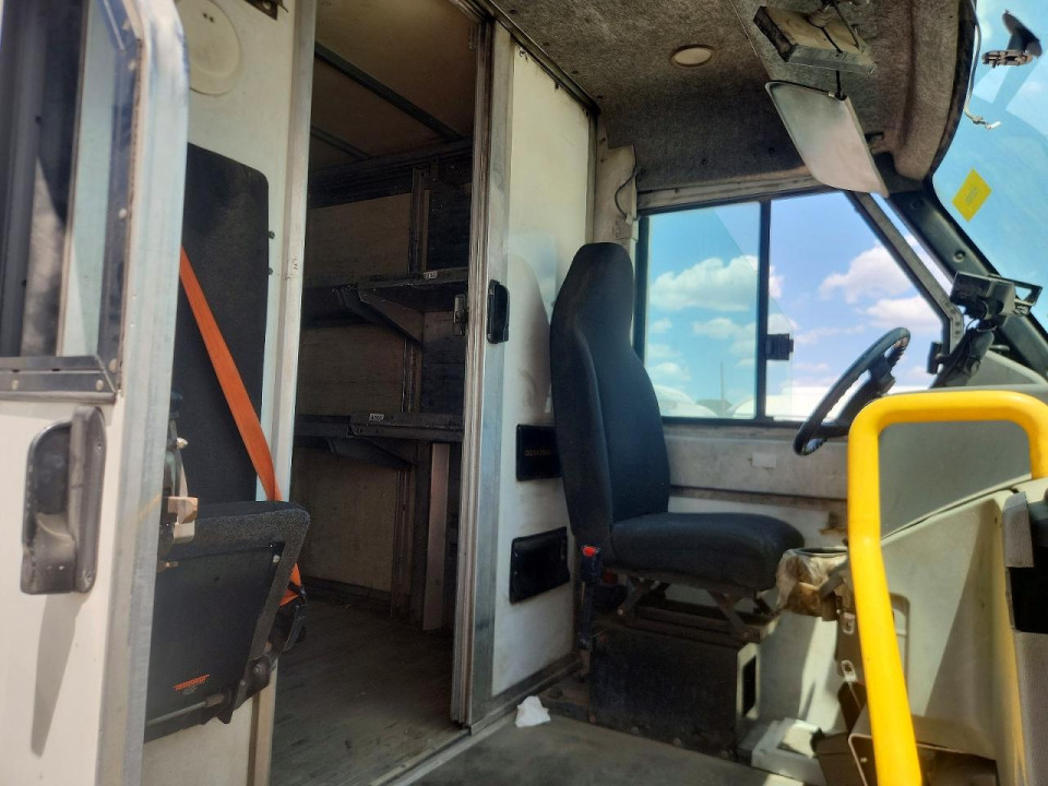 Isuzu NPR 2025 — Copart