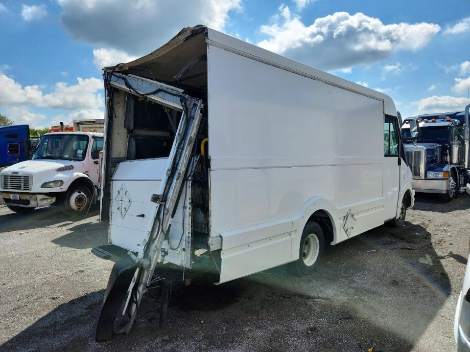 Isuzu NPR 2016 — Copart