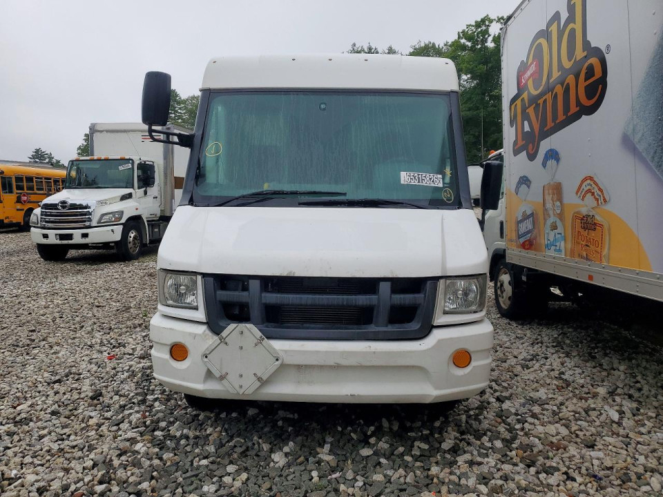 Isuzu NPR 2013 — Copart