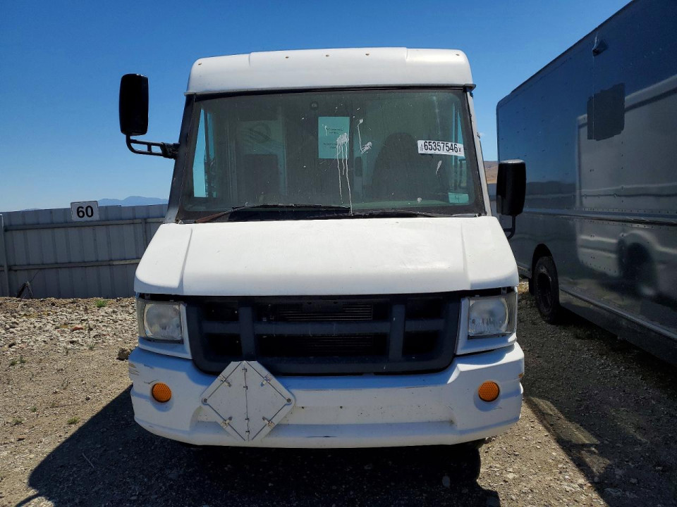 Isuzu NPR 2013 — Copart