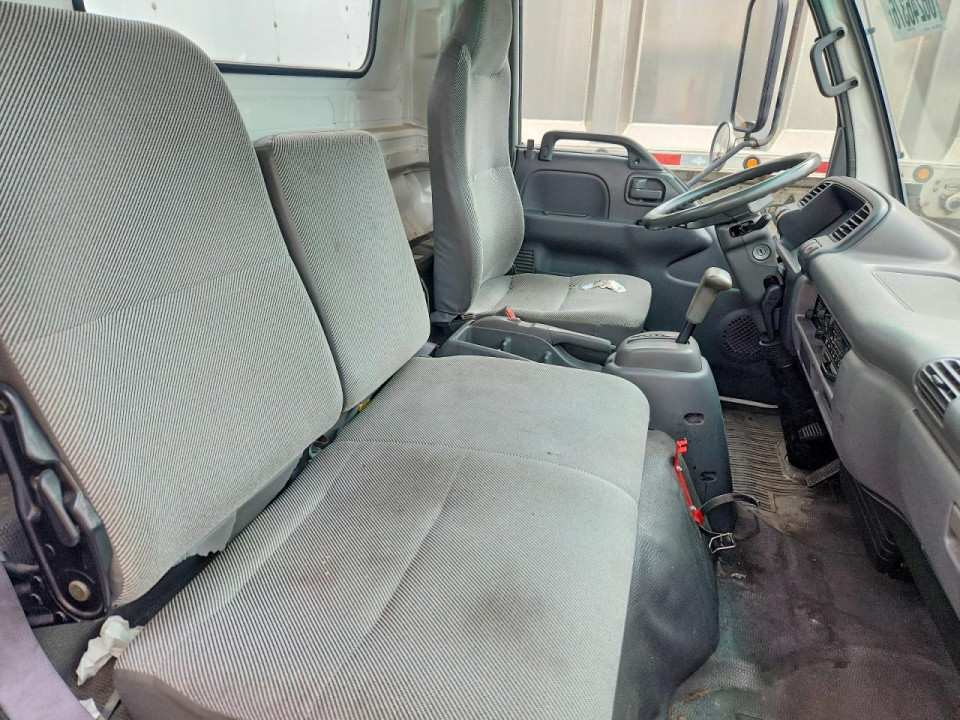 Isuzu NPR 2004 — Copart