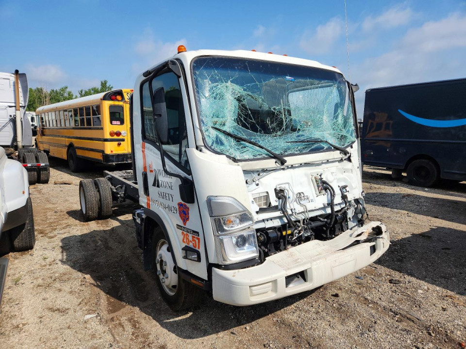Isuzu NPR 2025 — Copart