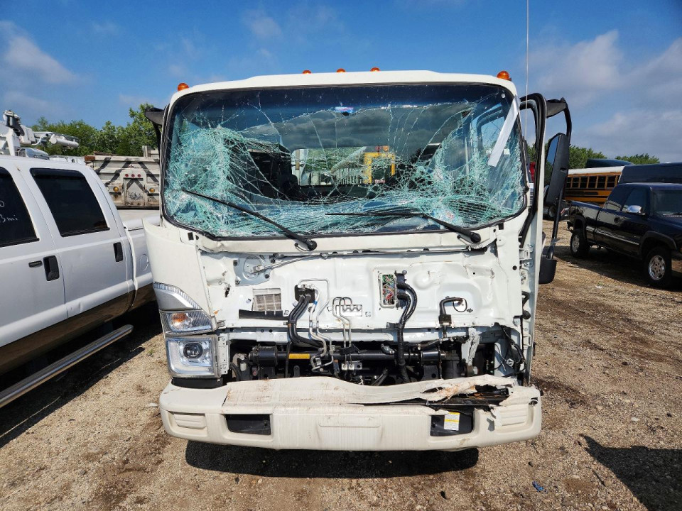 Isuzu NPR 2025 — Copart
