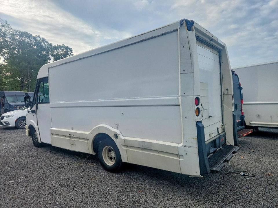 Isuzu NPR 2013 — Copart