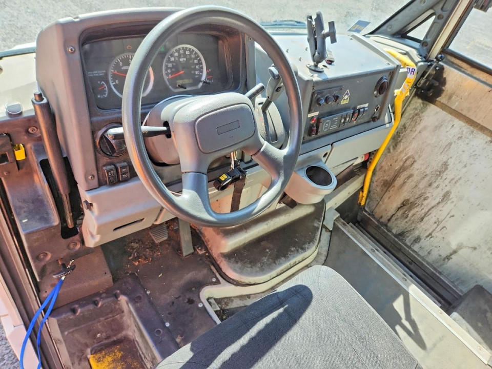 Isuzu NPR 2013 — Copart