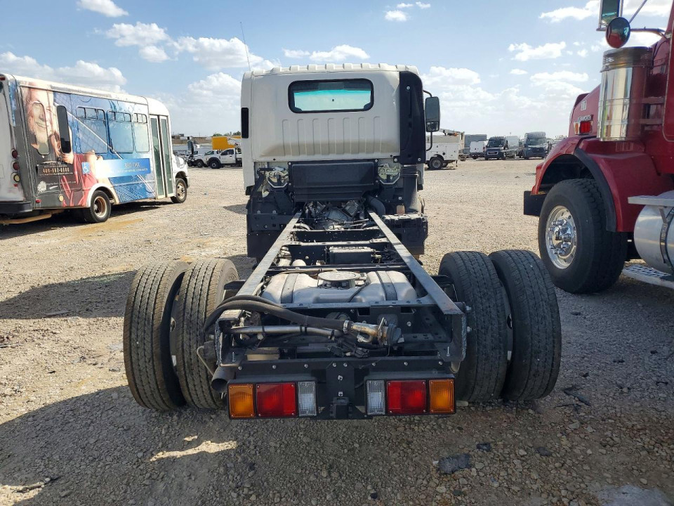 Isuzu NPR 2024 — Copart