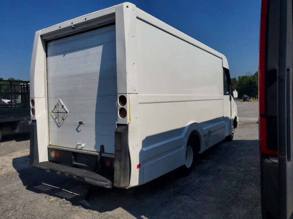 Isuzu NPR 2016 — Copart