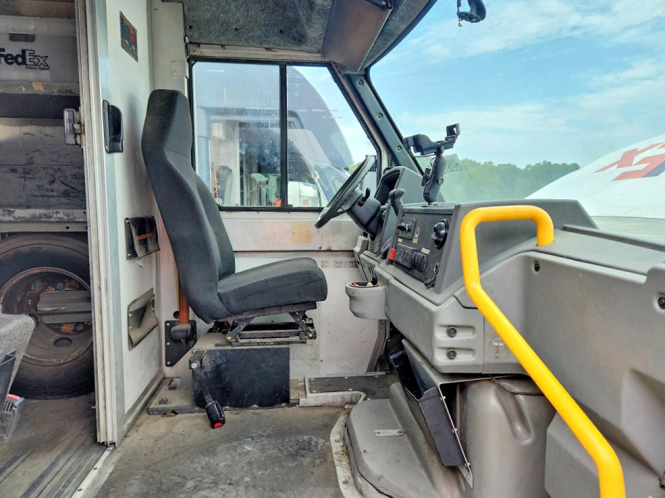 Isuzu NPR 2016 — Copart