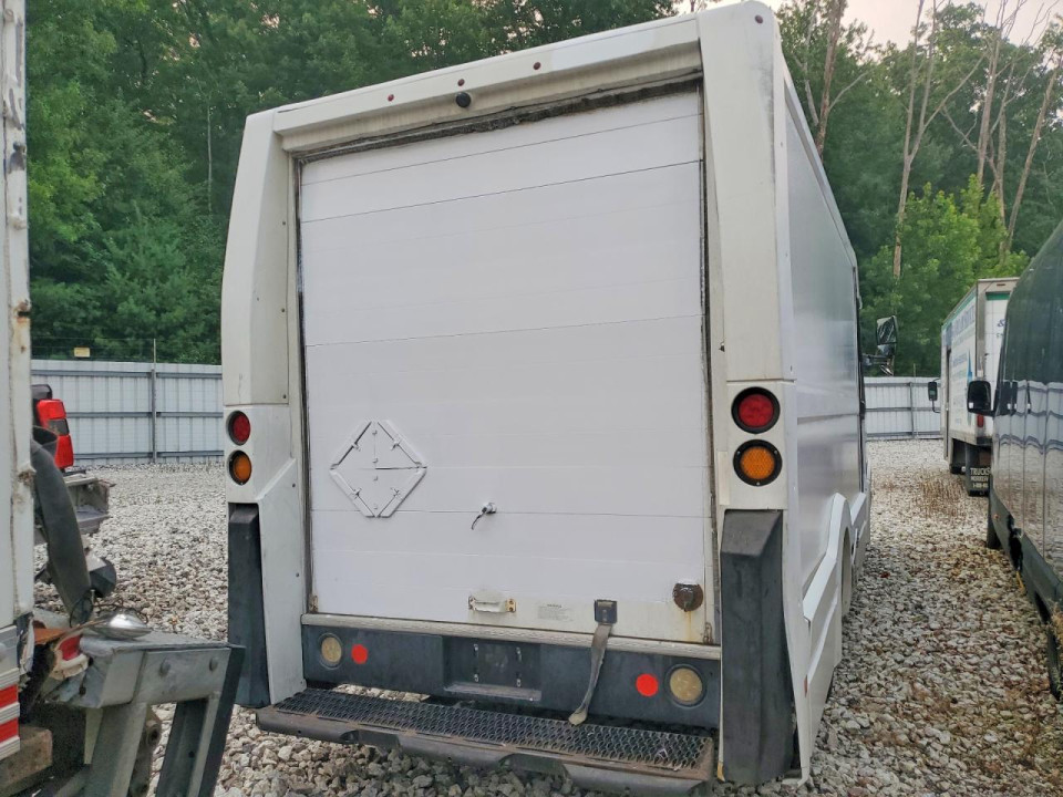 Isuzu NPR 2013 — Copart