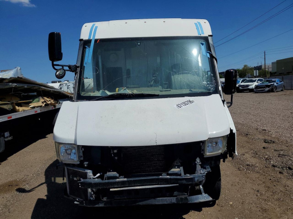 Isuzu NPR 2018 — Copart