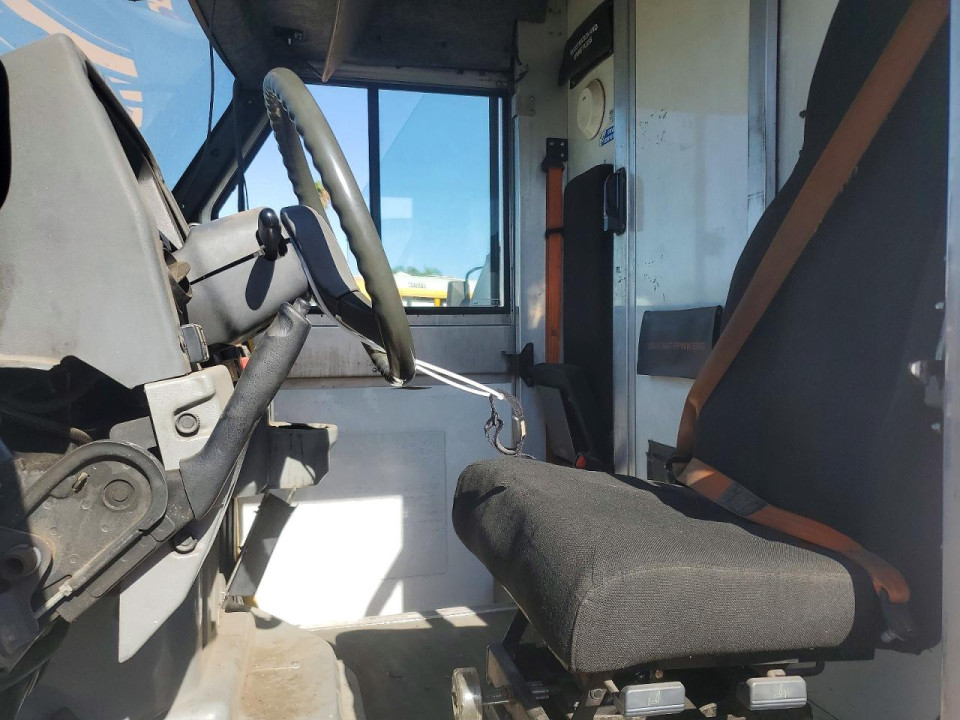 Isuzu NPR 2016 — Copart