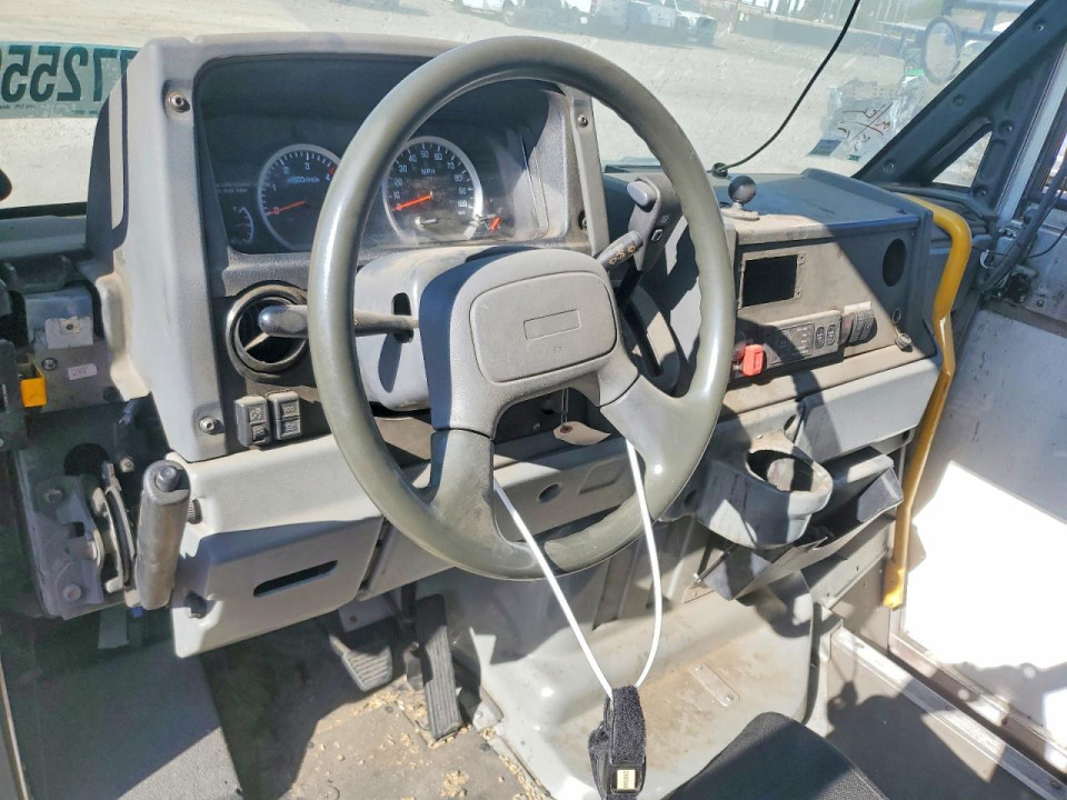 Isuzu NPR 2016 — Copart