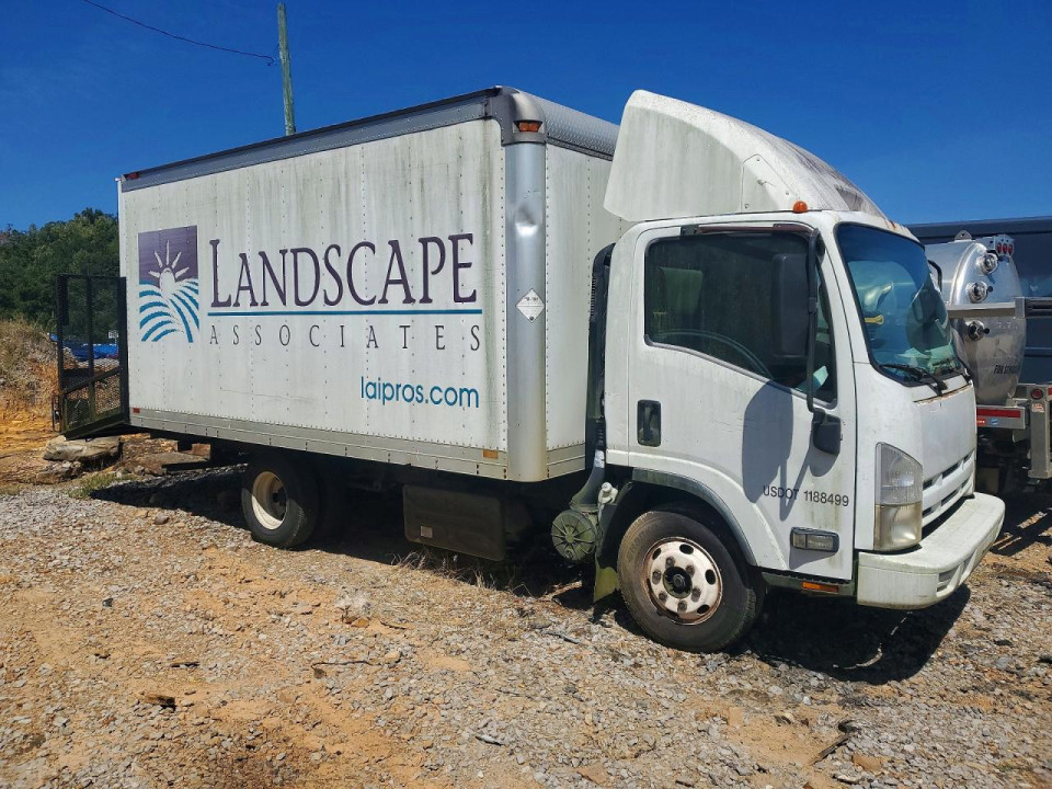 Isuzu NPR 2011 — Copart