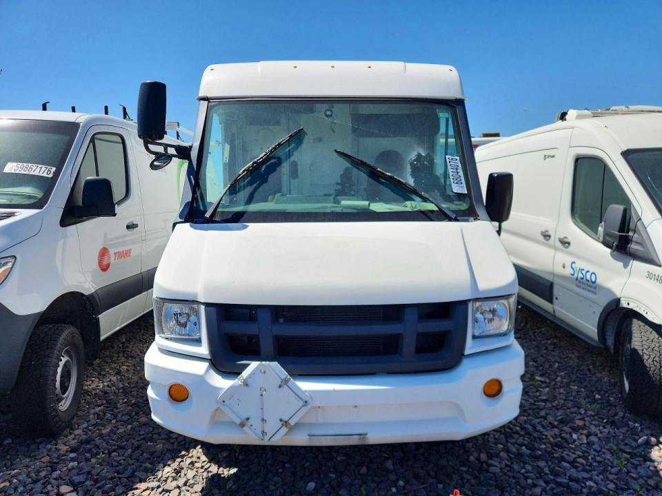 Isuzu NPR 2013 — Copart
