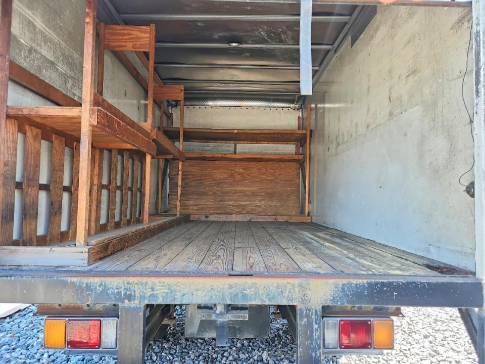 Isuzu NPR 2004 — Copart