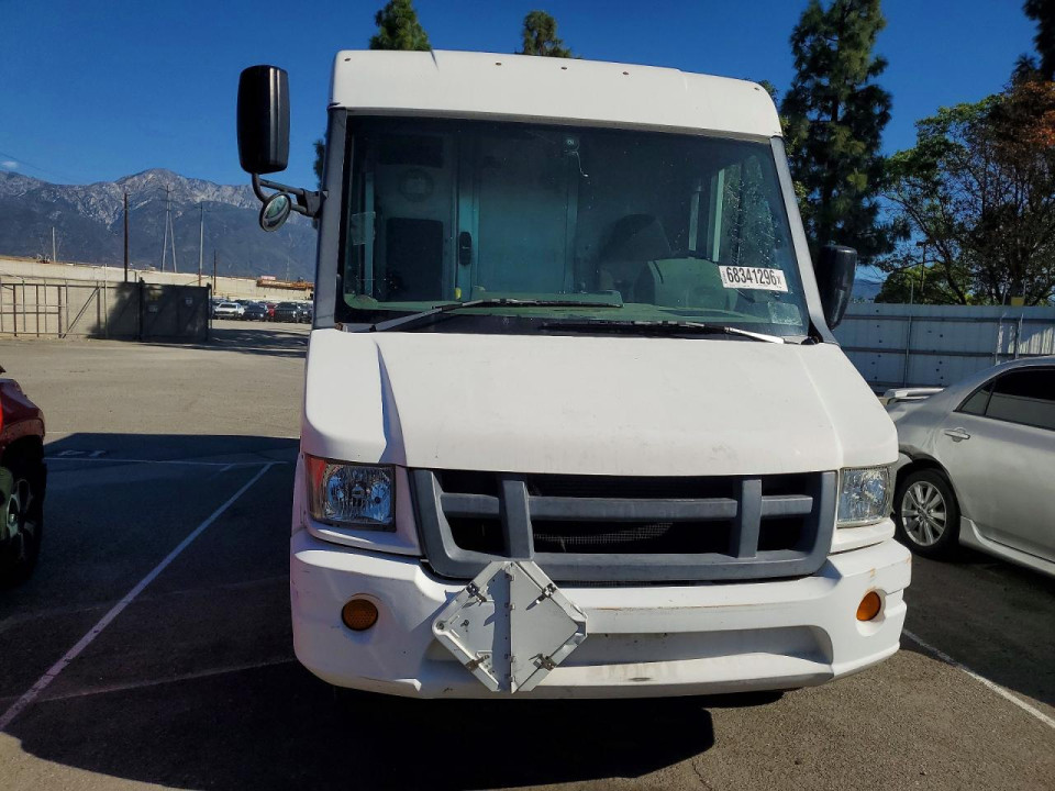 Isuzu NPR 2015 — Copart