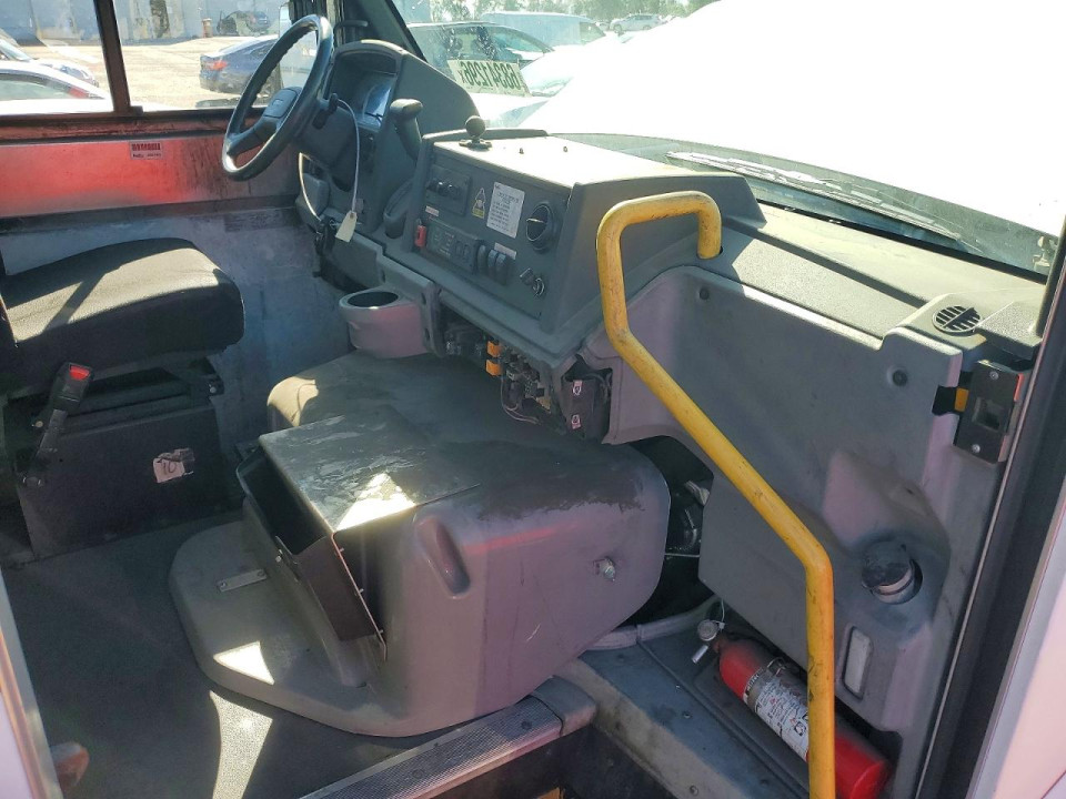 Isuzu NPR 2015 — Copart