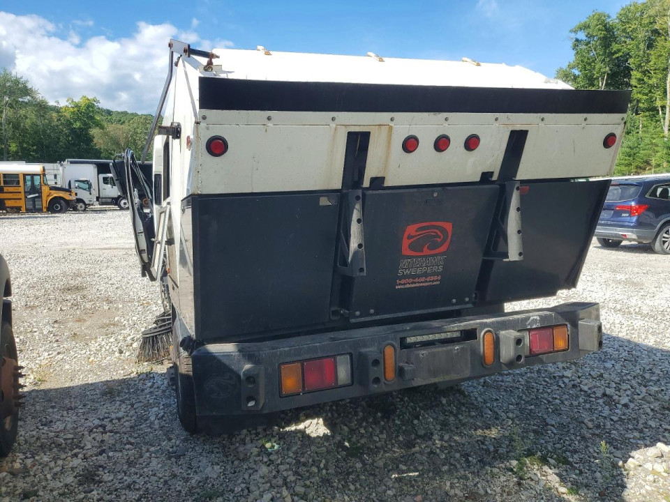 Isuzu NPR 2024 — Copart