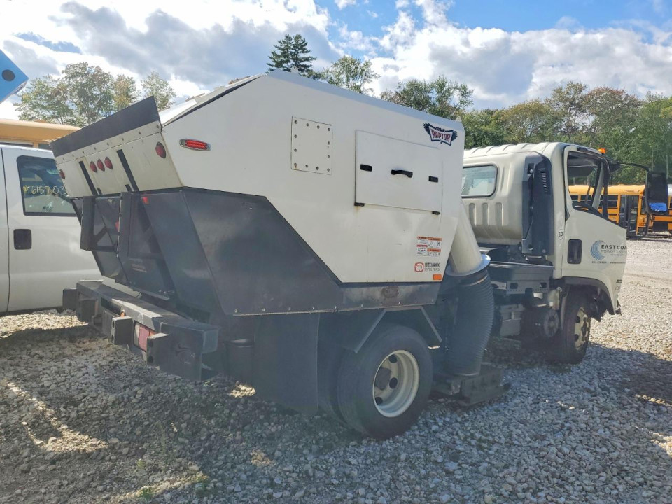 Isuzu NPR 2024 — Copart