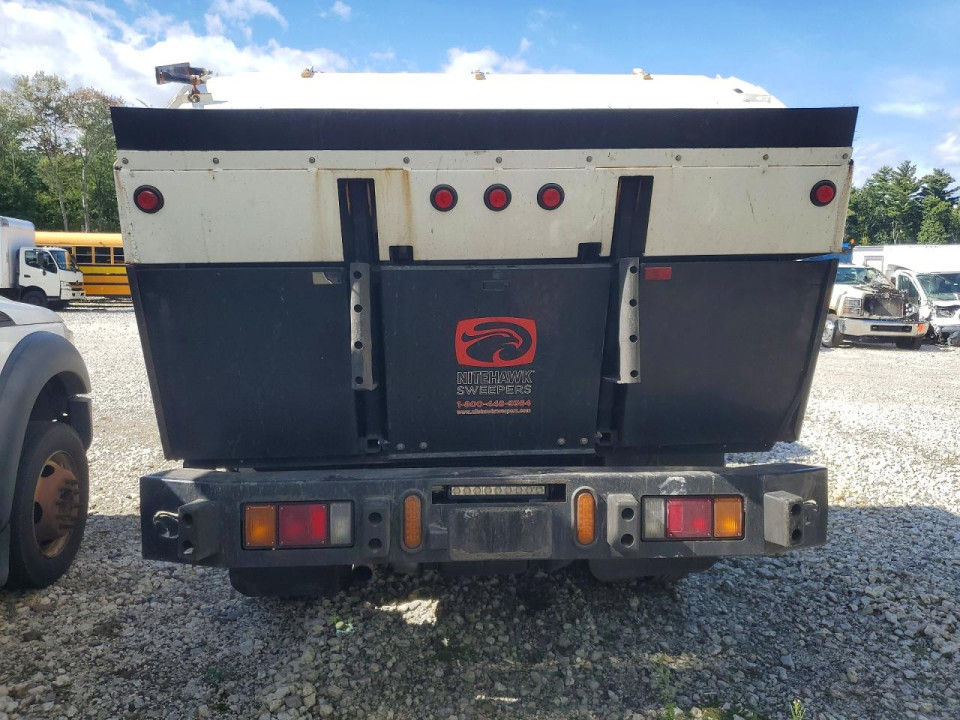 Isuzu NPR 2024 — Copart