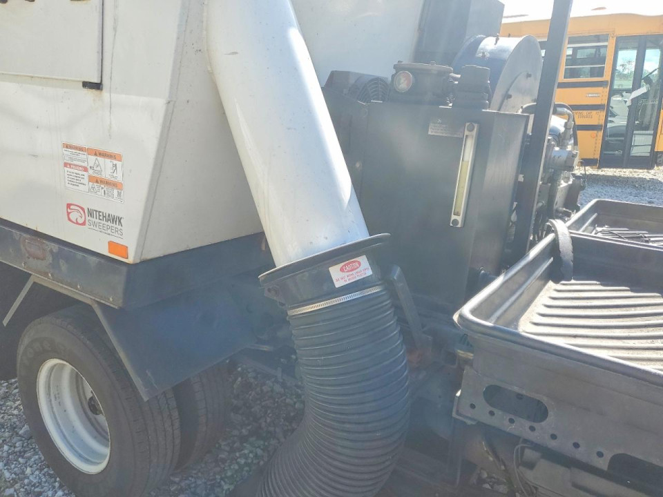 Isuzu NPR 2024 — Copart