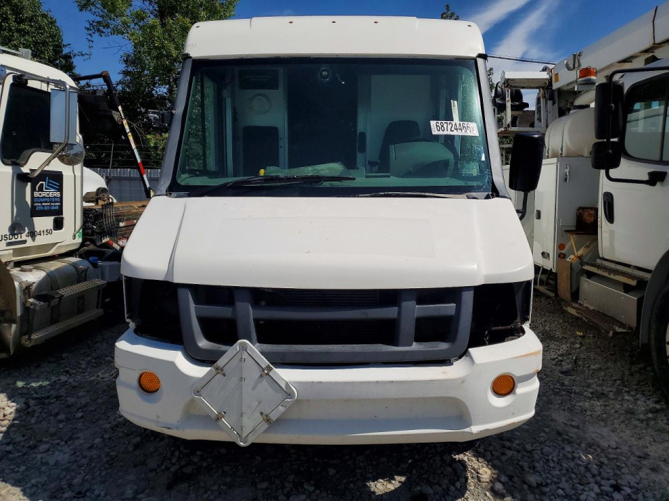 Isuzu NPR 2016 — Copart