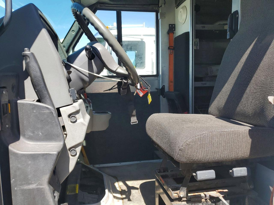 Isuzu NPR 2016 — Copart