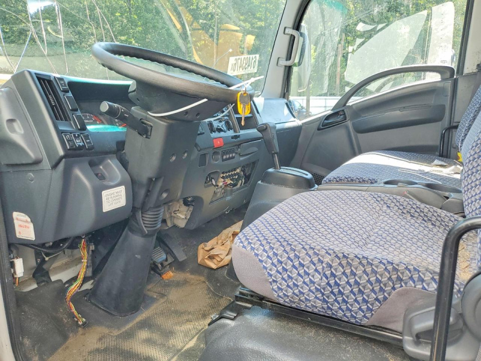 Isuzu NPR 2023 — Copart