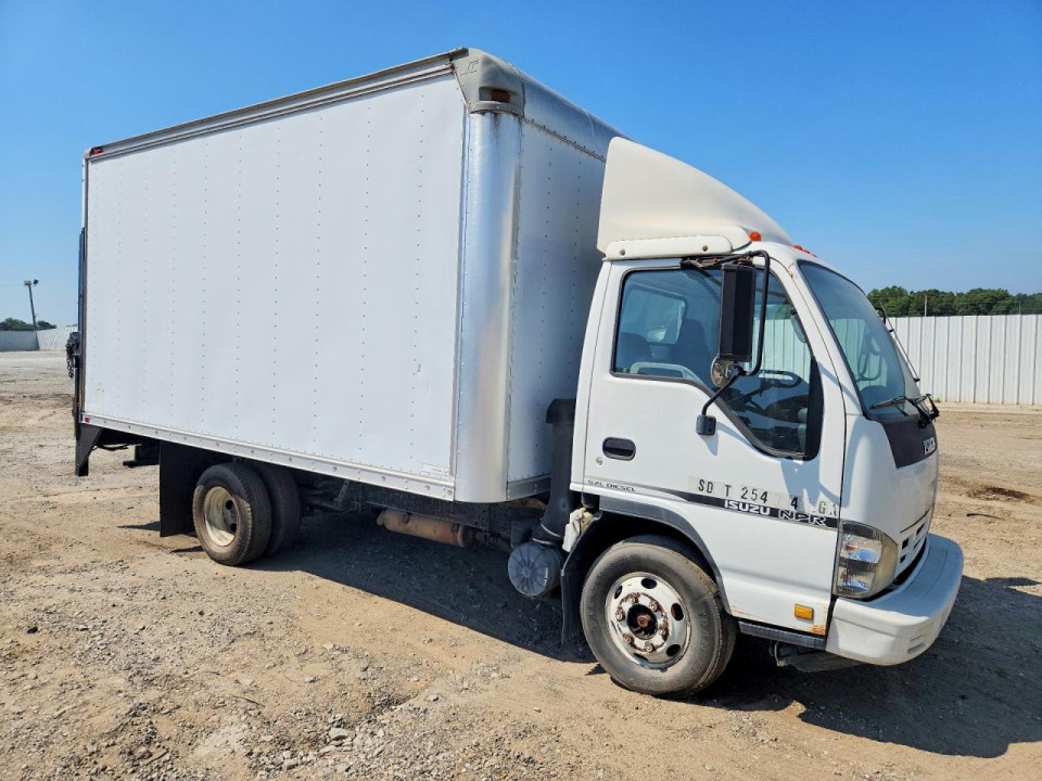 Isuzu NPR 2006 — Copart