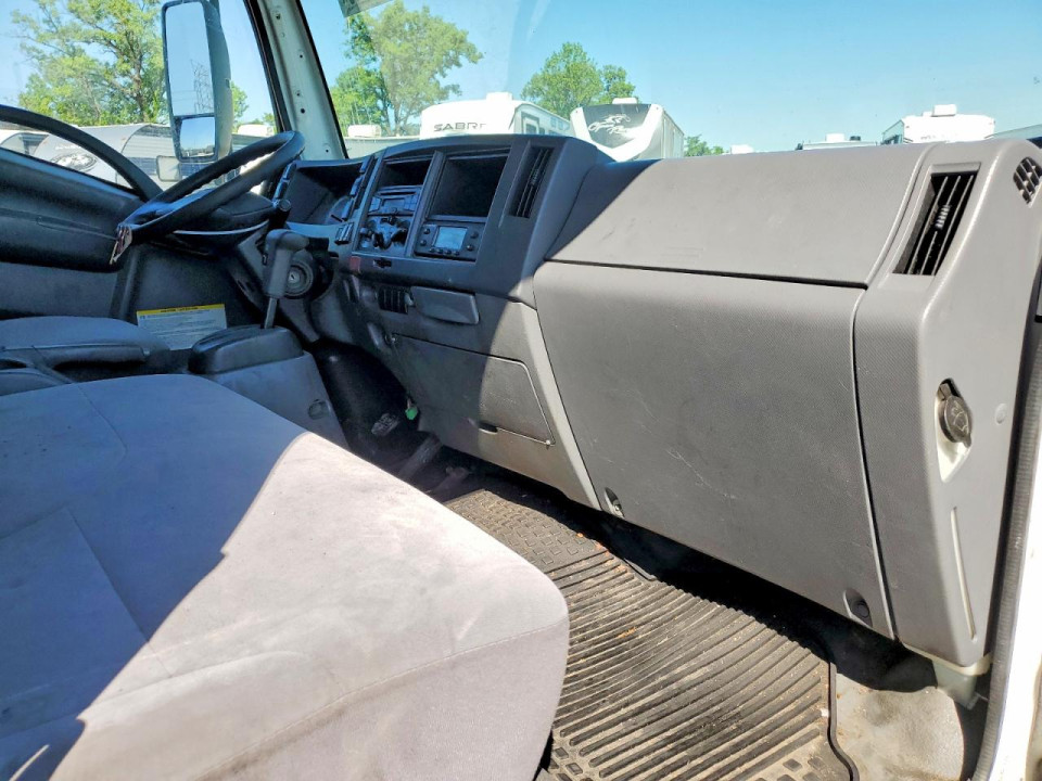 Isuzu NQR 2016 — Copart