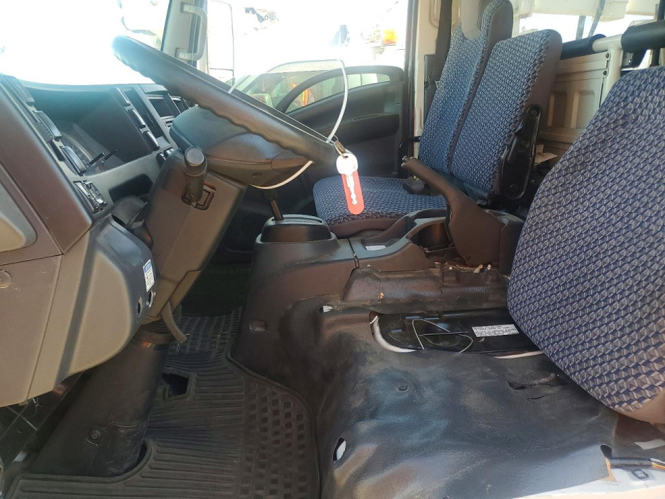 Isuzu NQR 2023 — Copart