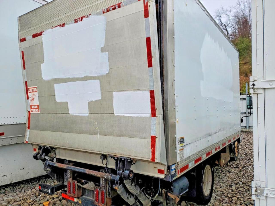 Isuzu NQR 2011 — Copart