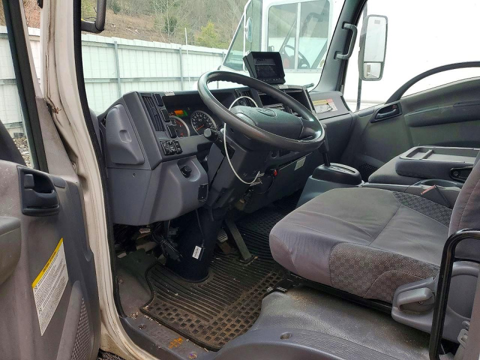 Isuzu NQR 2011 — Copart