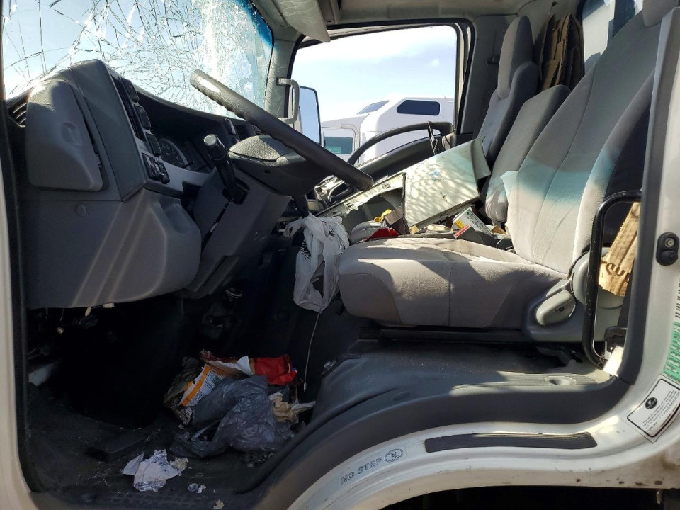 Isuzu NQR 2016 — Copart