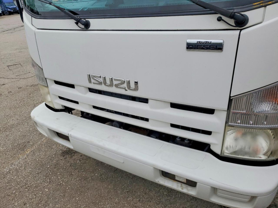 Isuzu NQR 2015 — Copart