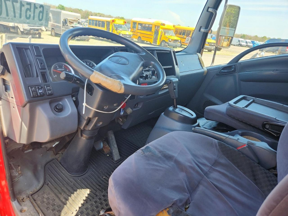 Isuzu NQR 2013 — Copart