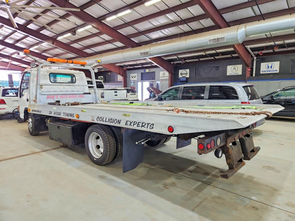 Isuzu NQR 2005 — Copart