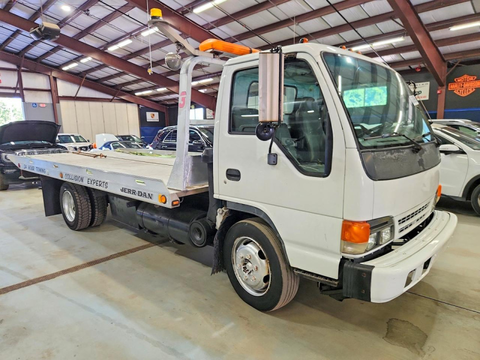 Isuzu NQR 2005 — Copart