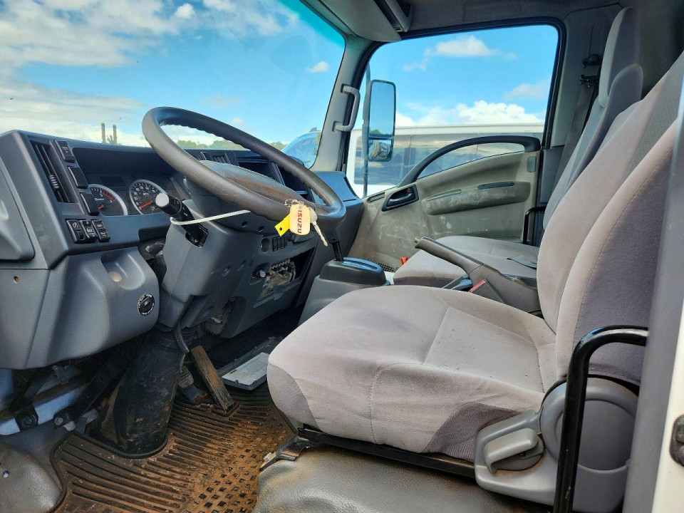 Isuzu NQR 2017 — Copart